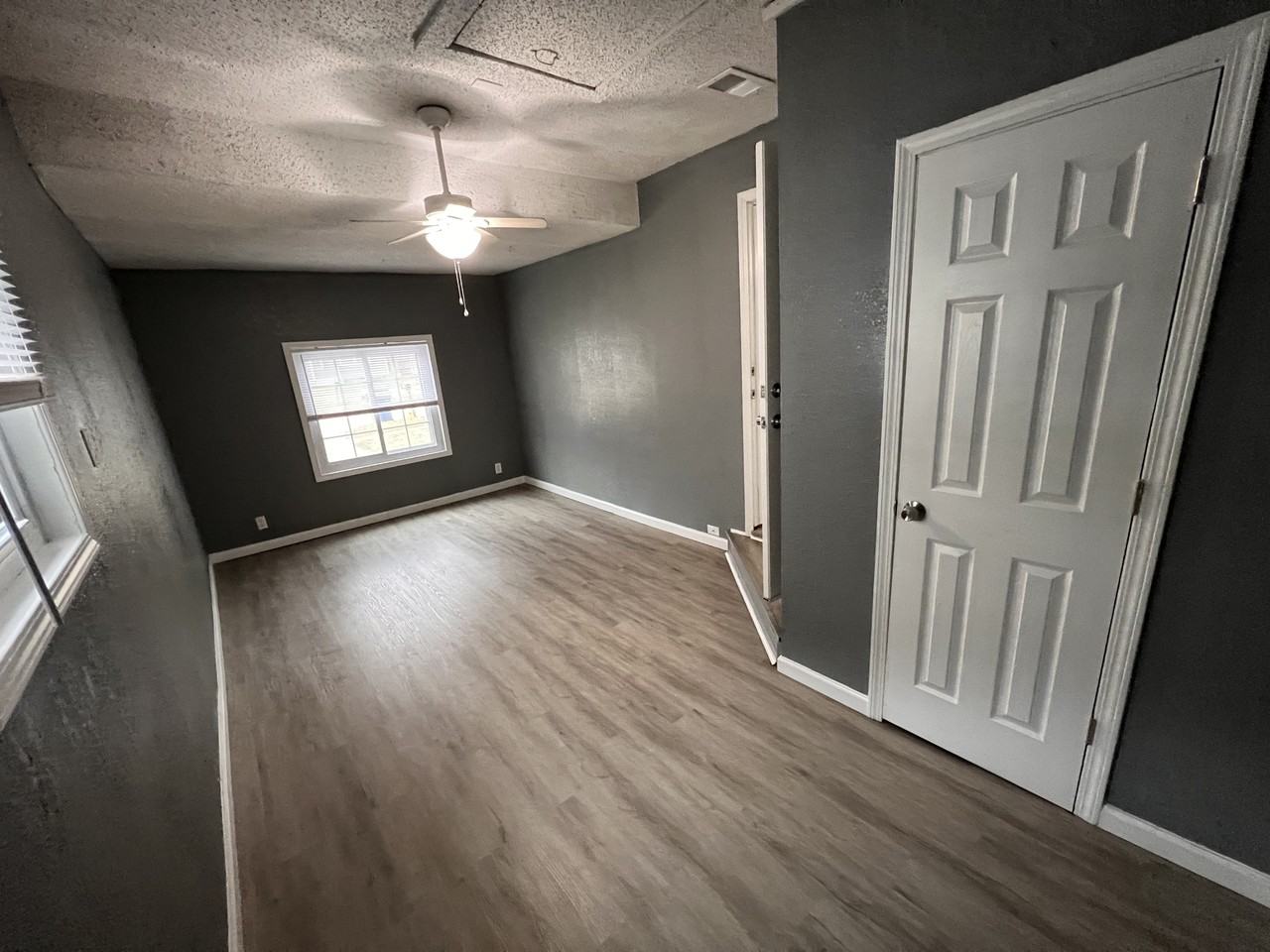 1557 N Pinecrest St - Photo 7 of 18