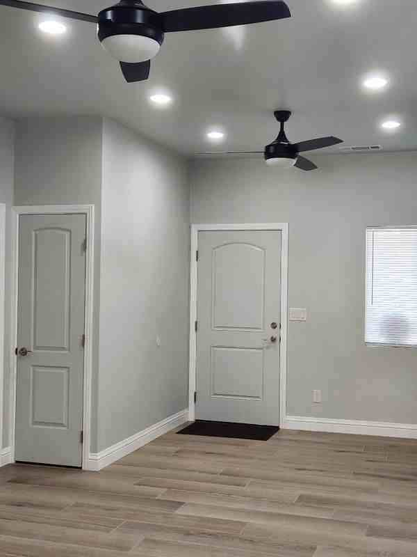 11235 Elm St - Photo 5 of 11