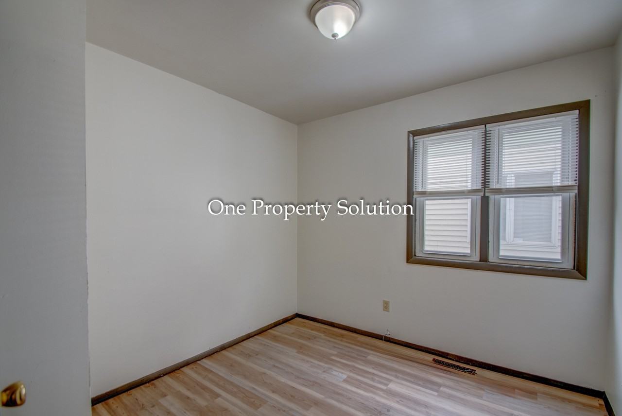 1147 Logan St #1 - Photo 5 of 20