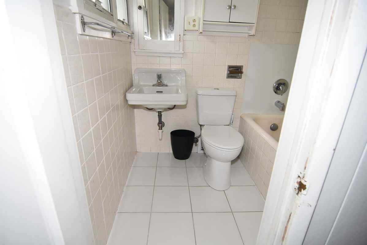 682 N Main St ##B - Photo 5 of 16