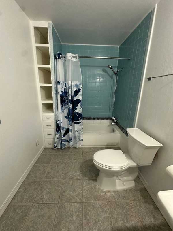 725 W Chanslor Way - Photo 7 of 21