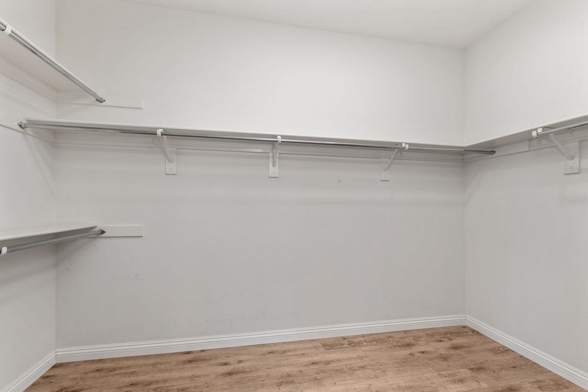 219 Primrose Dr - Photo 3 of 39