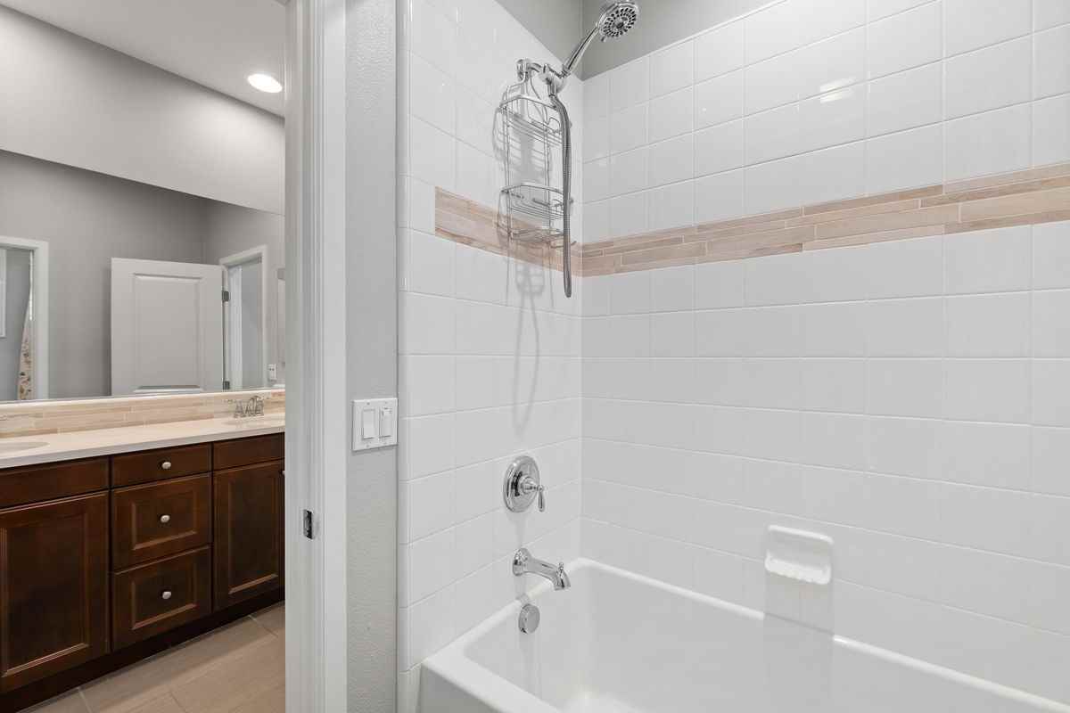 219 Primrose Dr - Photo 6 of 39