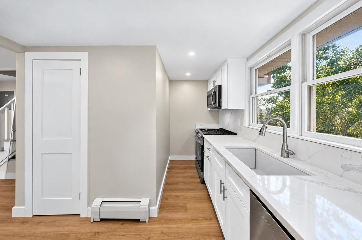 221 Meadows End Rd ##219 - Photo 5 of 19