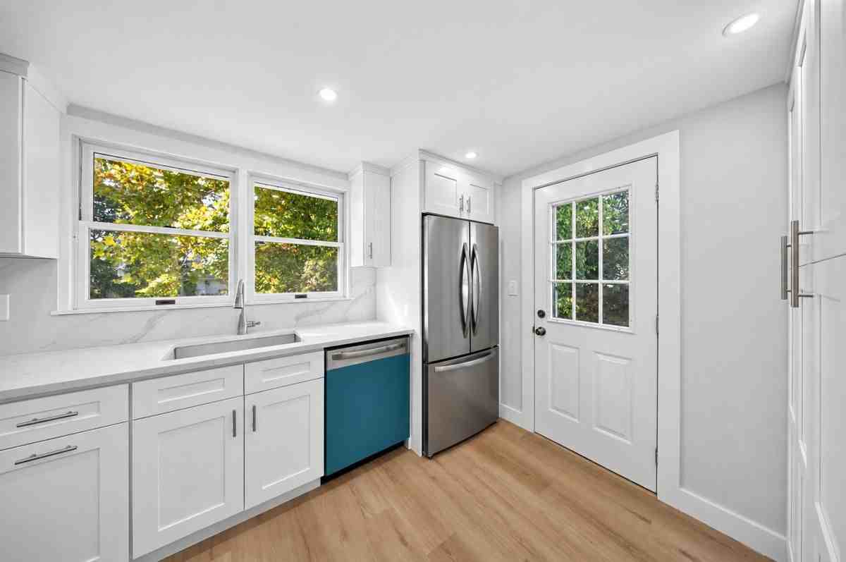 221 Meadows End Rd ##219 - Photo 7 of 19