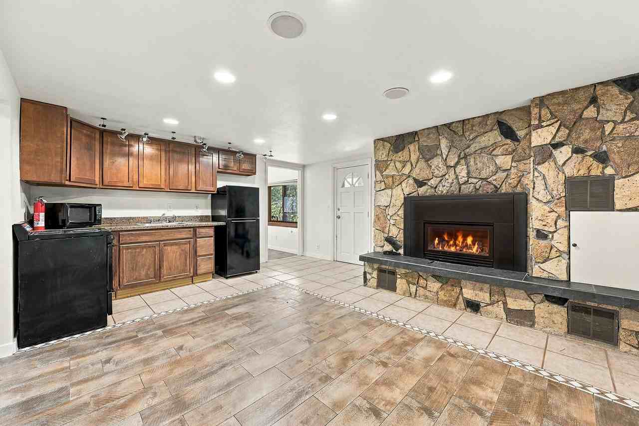 19598 Hill Dr Lowr - Photo 5 of 33