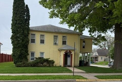 700 E 6th St #2