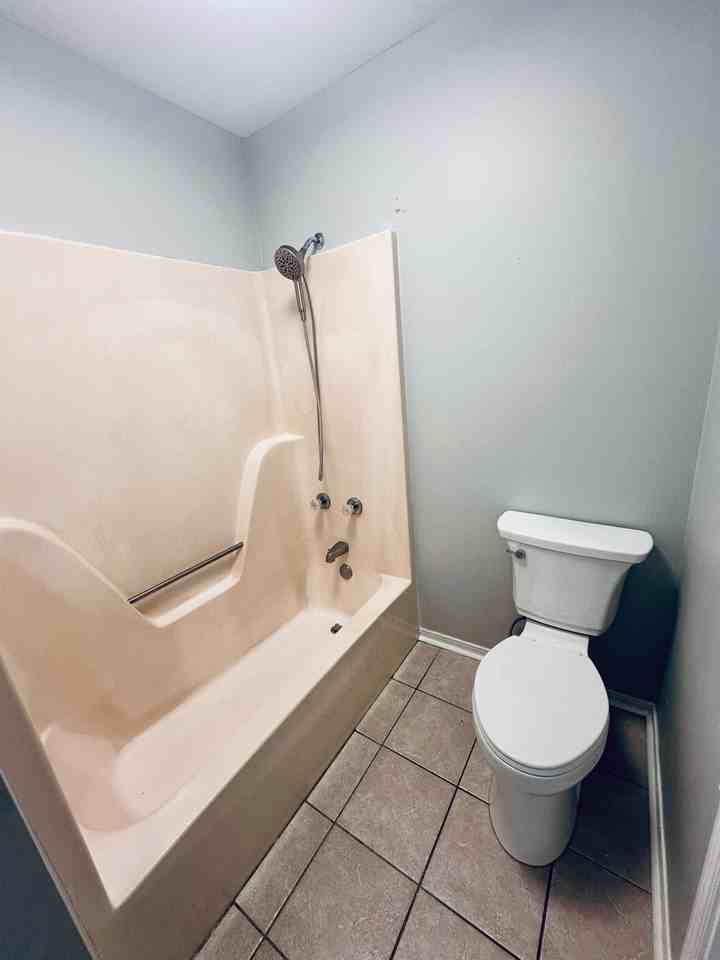 200 Autumn Dr Apt 8c - Photo 7 of 13