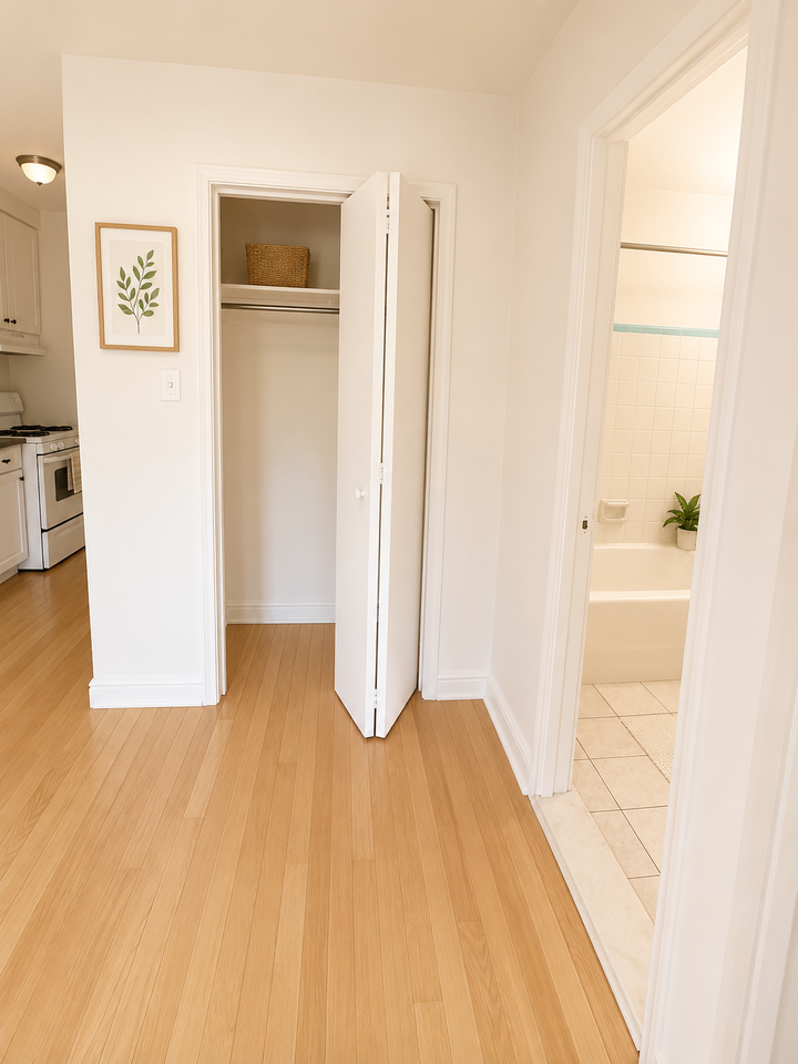 4105 Parthenais - Photo 2 of 32