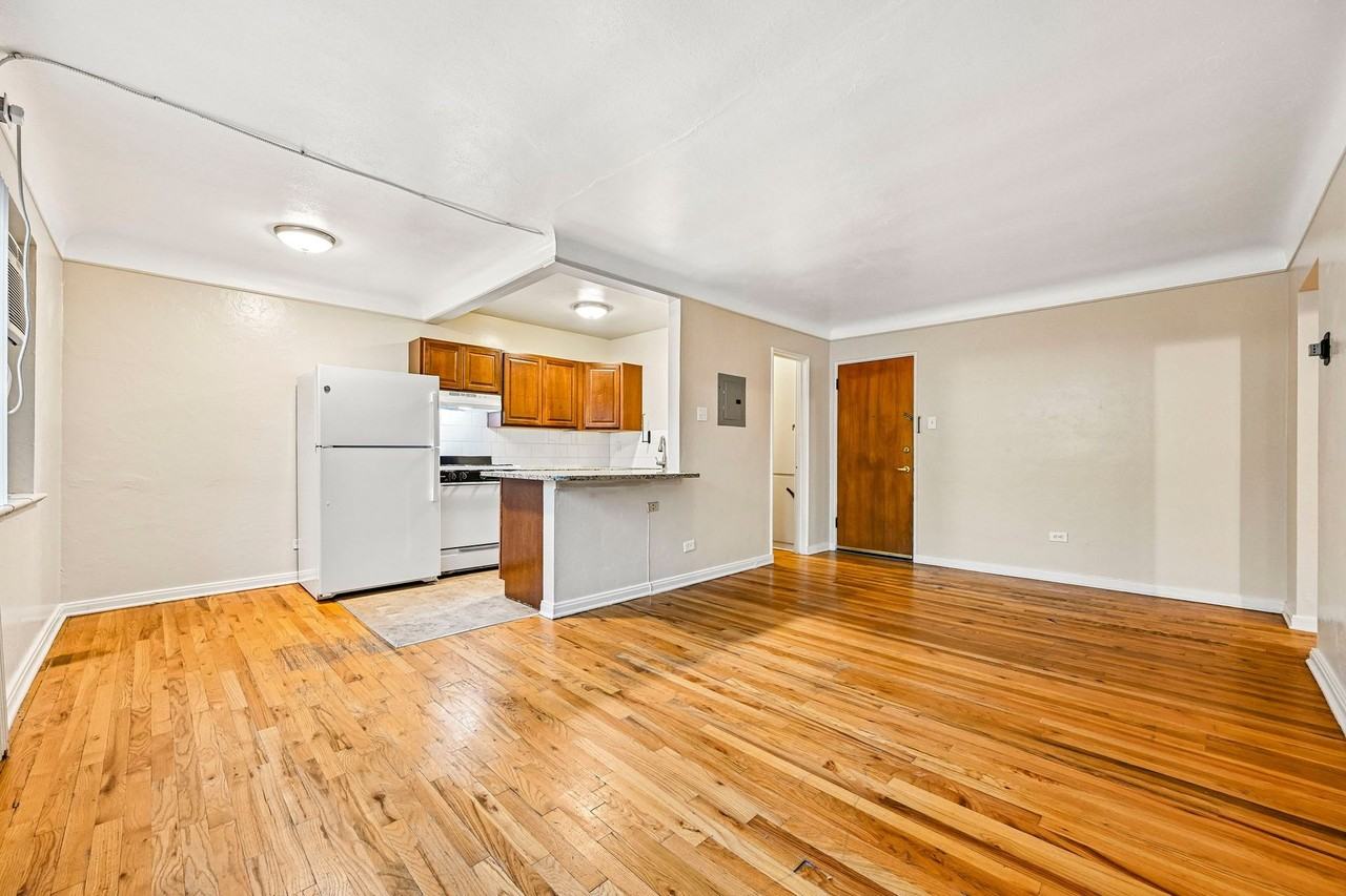 Leyden Street Apartments - Photo 6 of 11