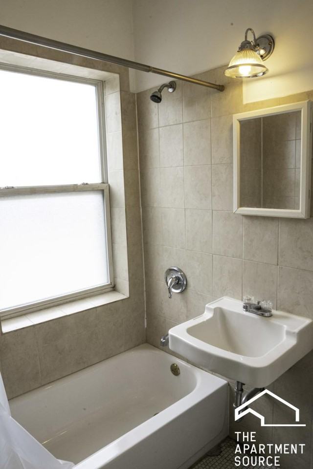 2712 N Milwaukee Ave #205 - Photo 5 of 8
