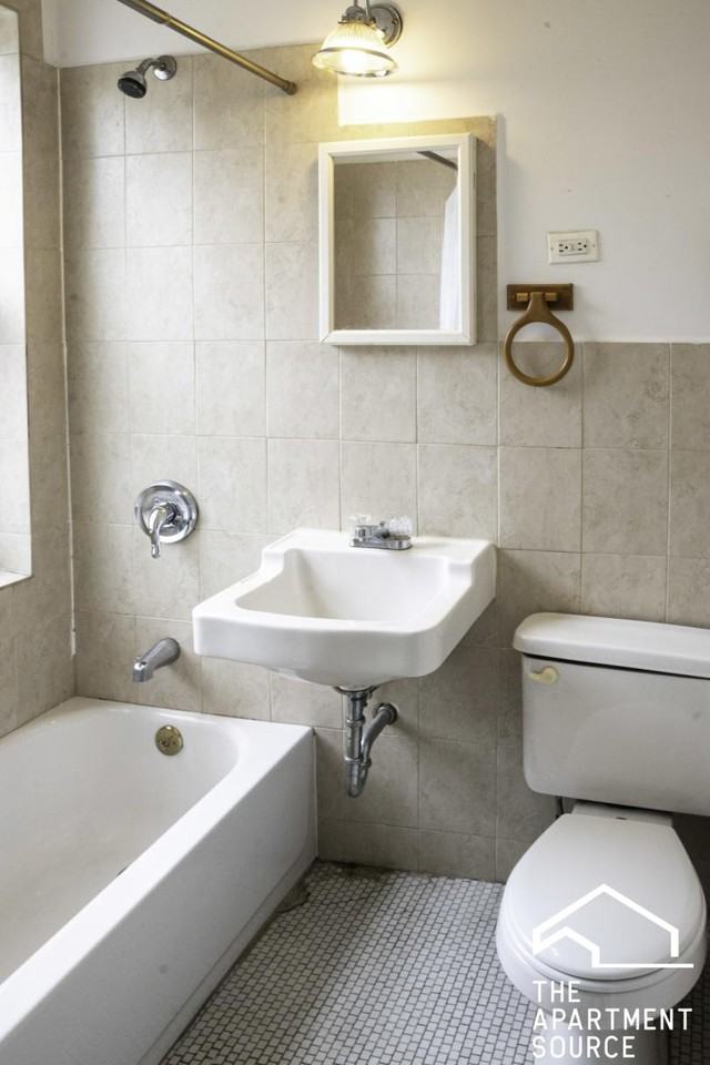 2712 N Milwaukee Ave #205 - Photo 6 of 8