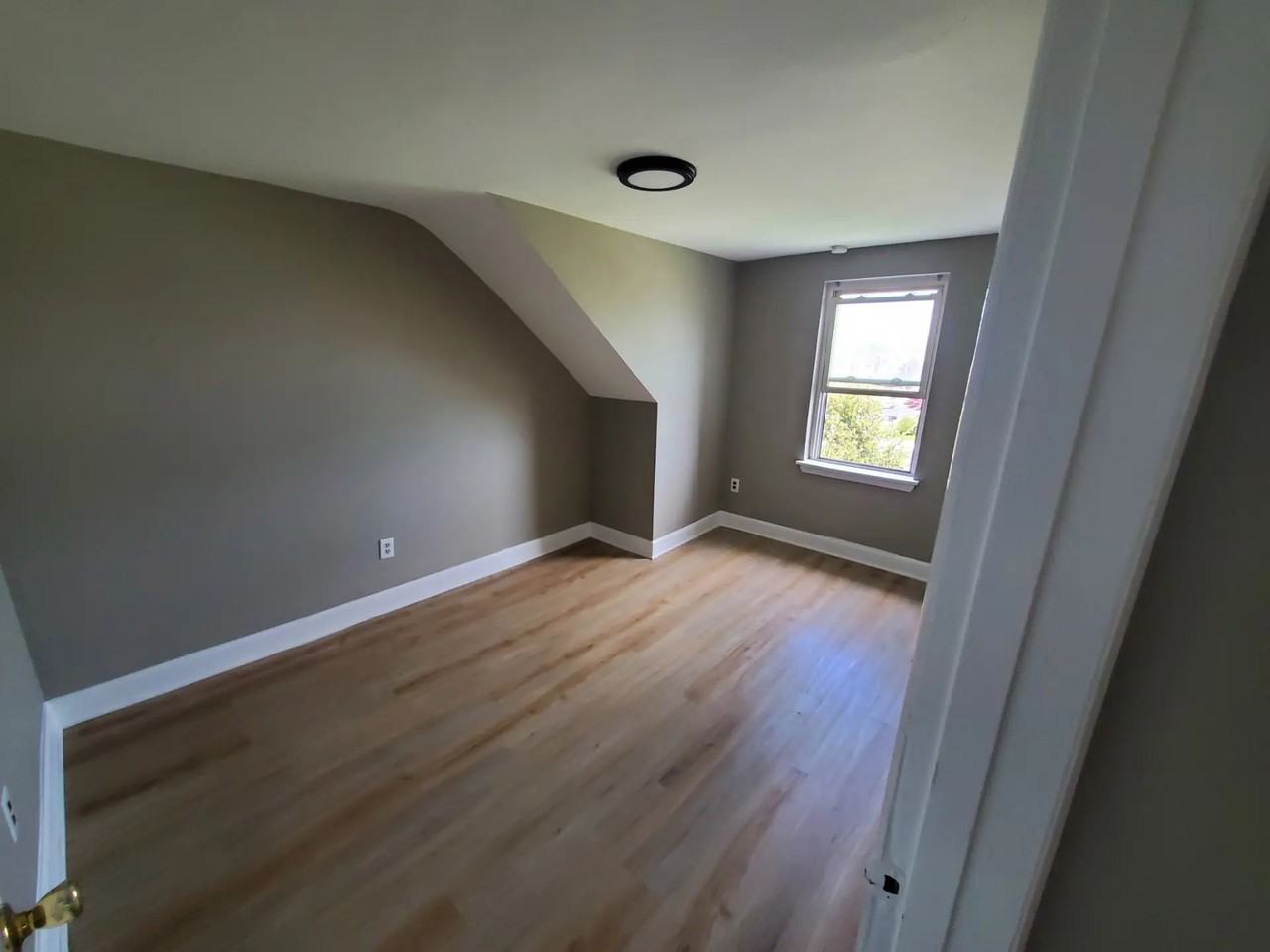 818 S Broom St #1B - Photo 5 of 9