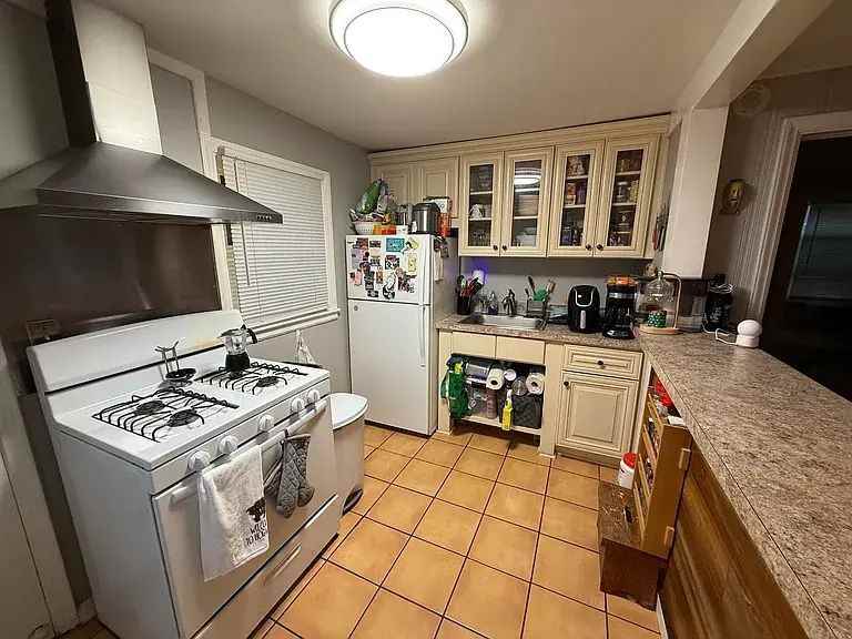 1147 United Ave Se #C - Photo 3 of 12