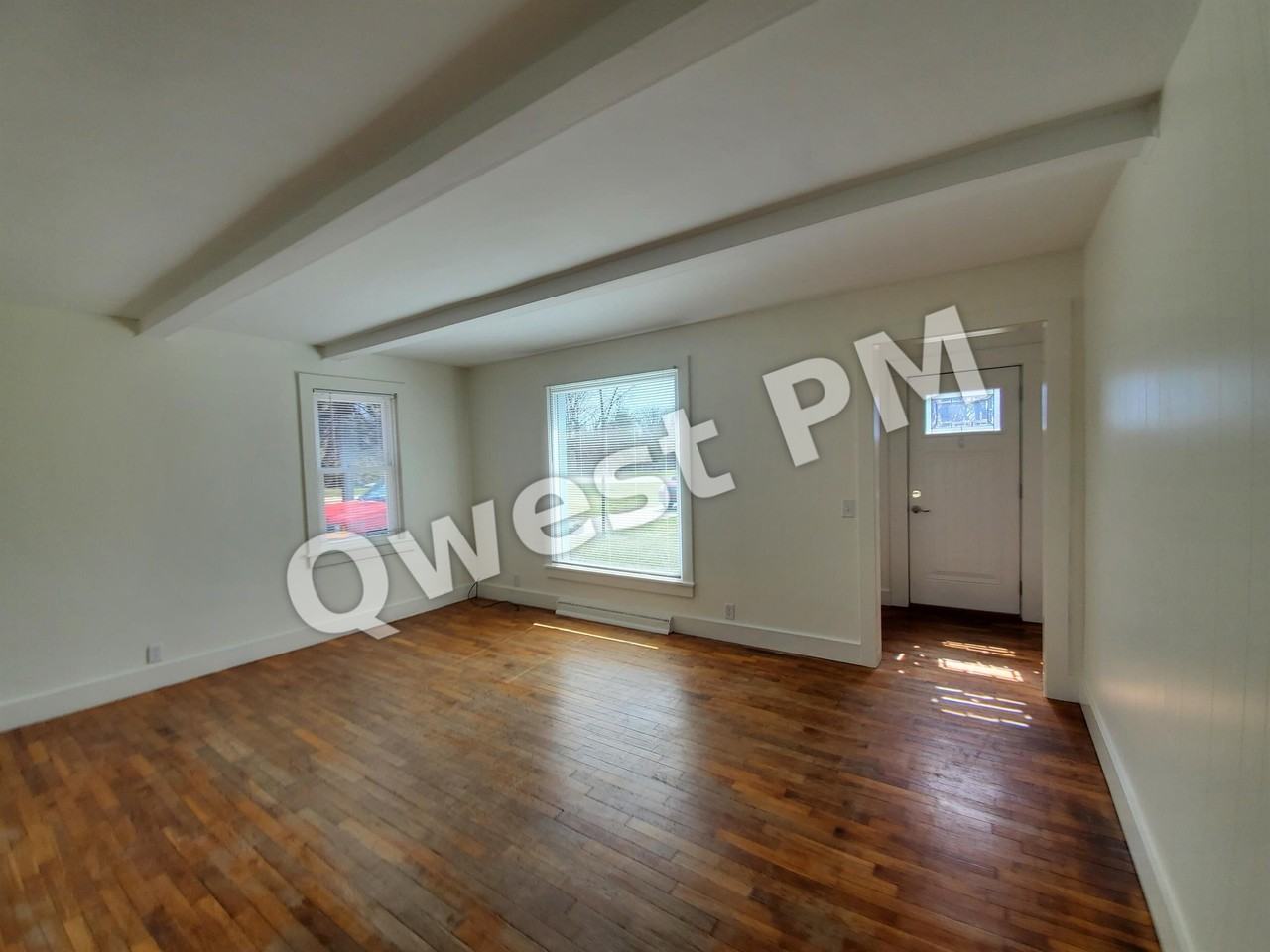 6315 Knapp St Ne - Photo 4 of 11