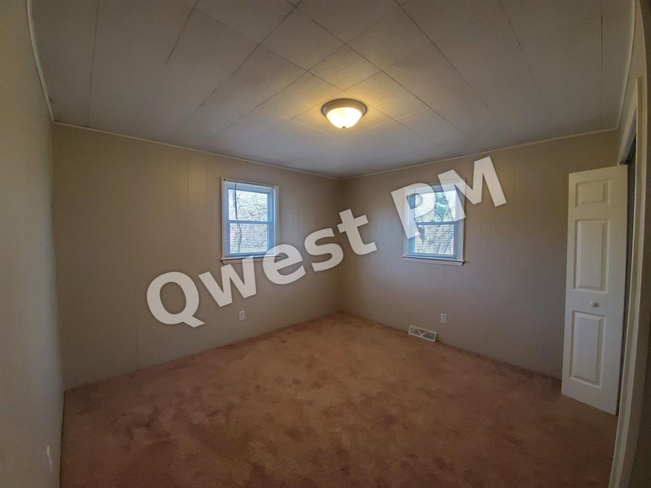 6315 Knapp St Ne - Photo 5 of 11