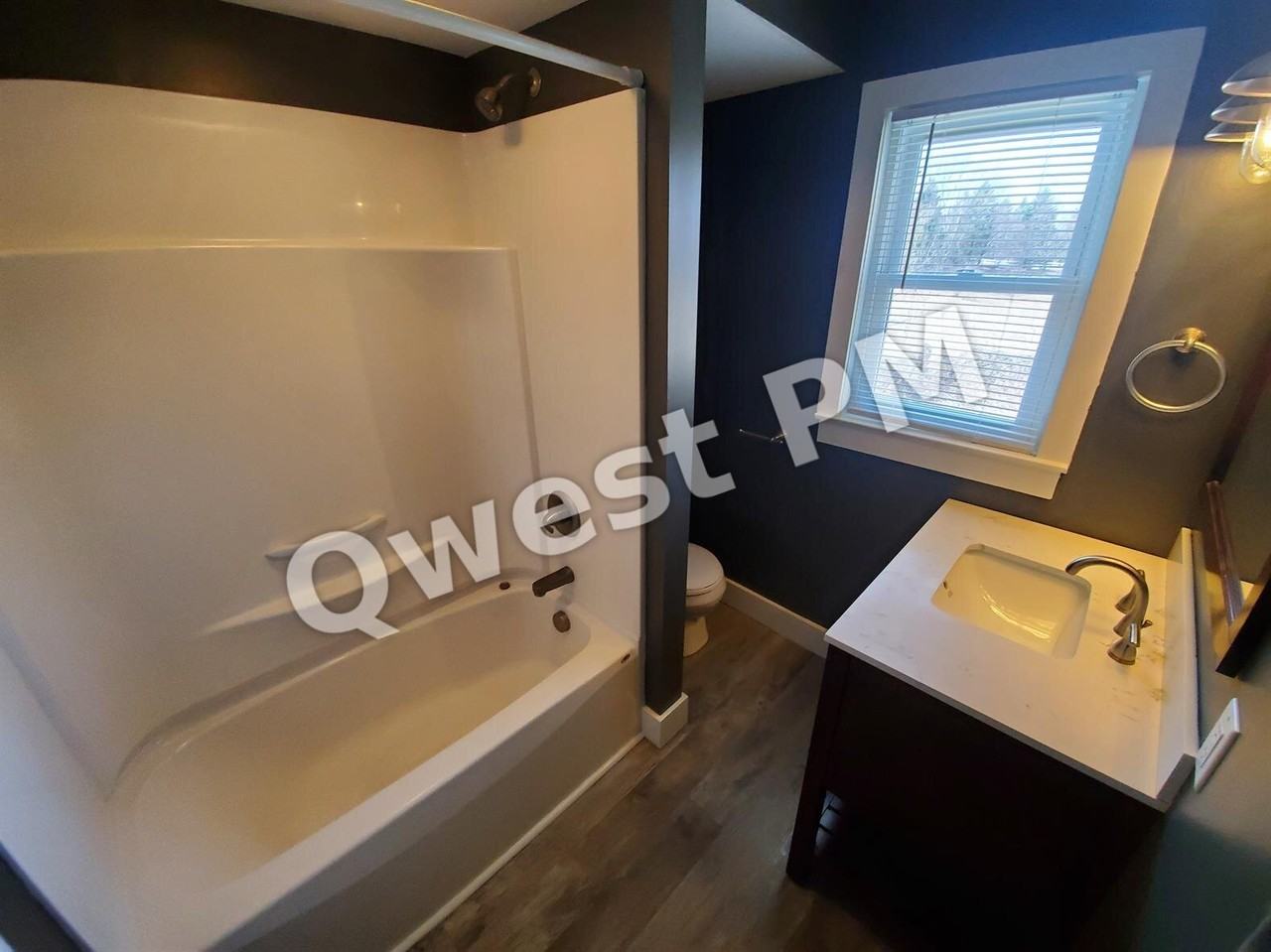 6315 Knapp St Ne - Photo 6 of 11