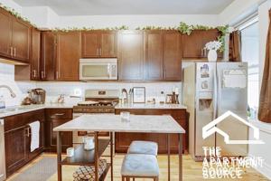 featured image of 2747 W Augusta Blvd #1F