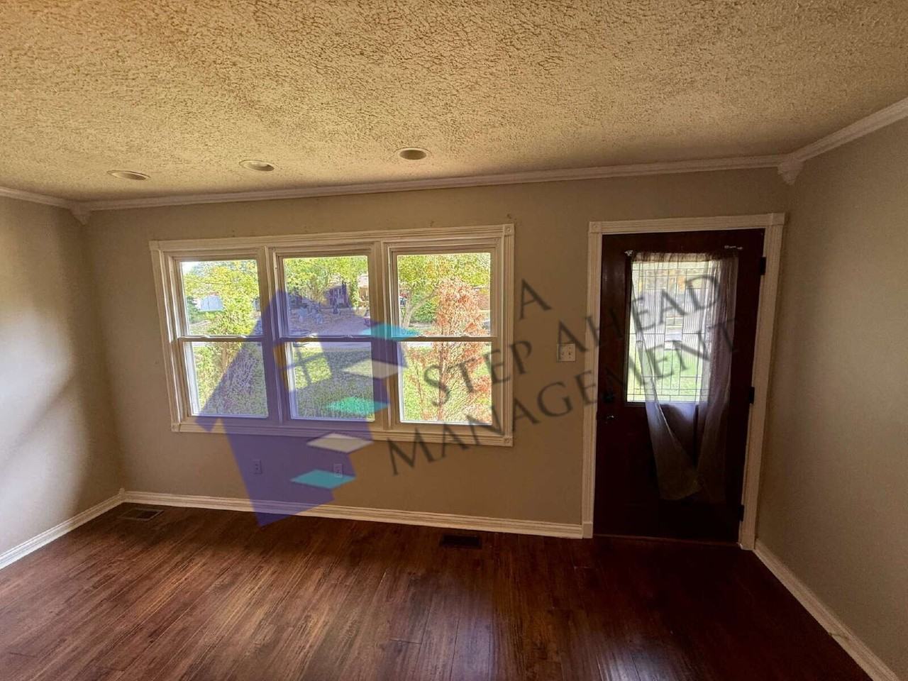 640 Lindenwood Dr - Photo 2 of 22