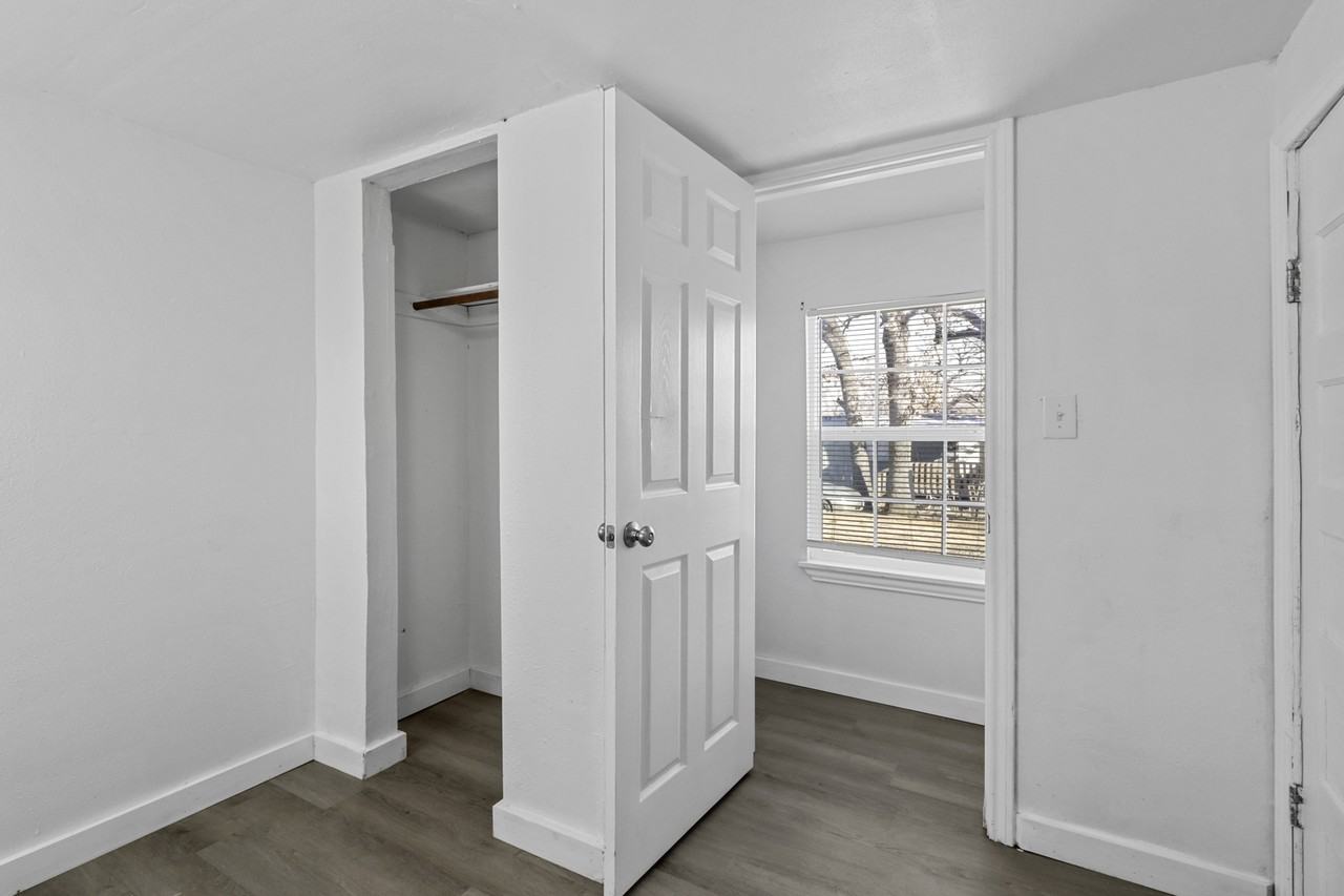 2715 Woodlawn Blvd #16 - Photo 5 of 11