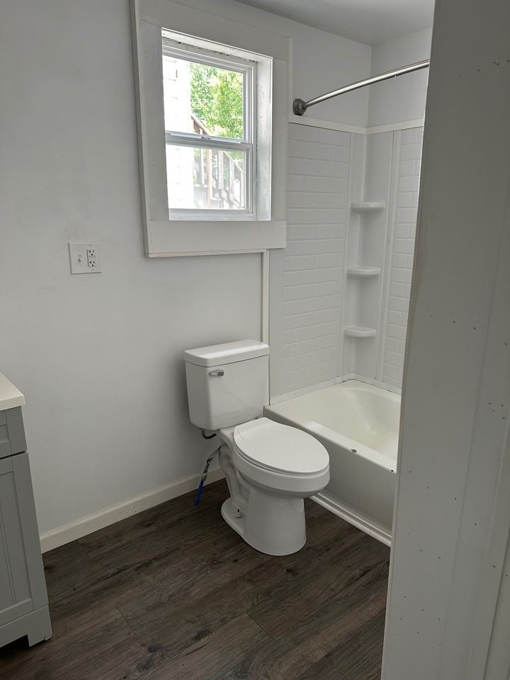 905 4th Ave #A - Photo 3 of 15