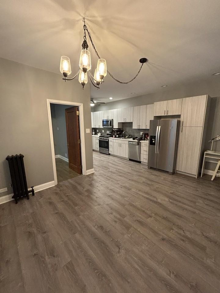 2539 W Logan Blvd #1 - Photo 3 of 12