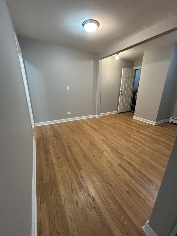 6211 N Kenmore Ave #502 - Photo 2 of 16