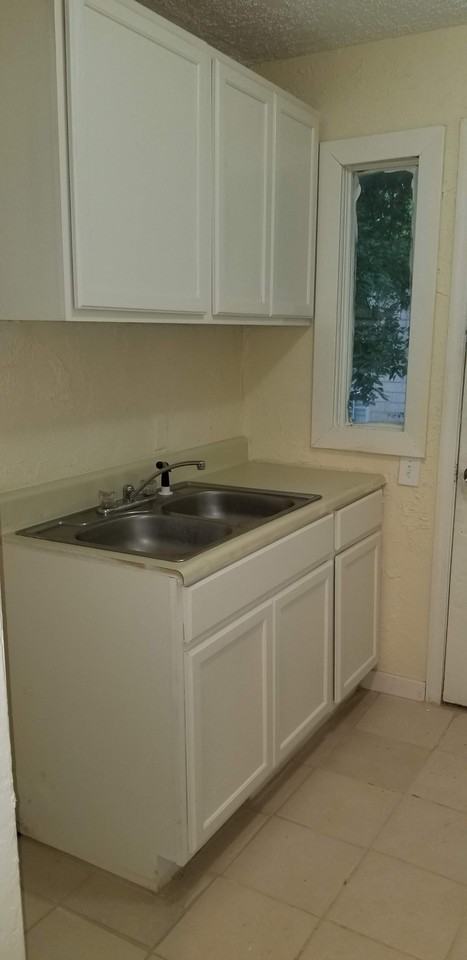 220 19th St Sw #220 - Photo 7 of 8