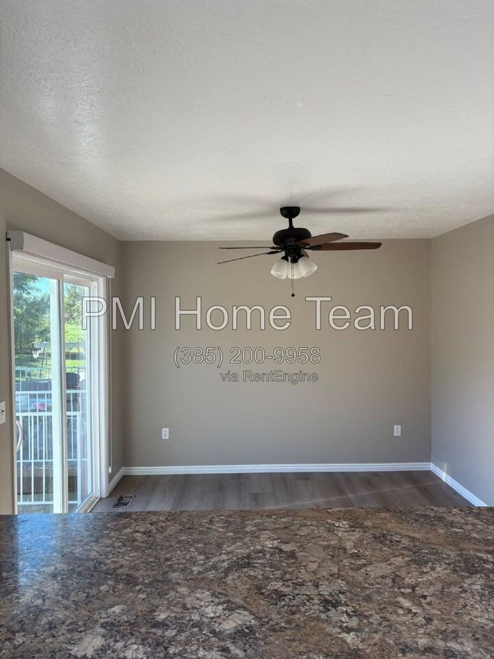 372 Madison Ave - Photo 6 of 25
