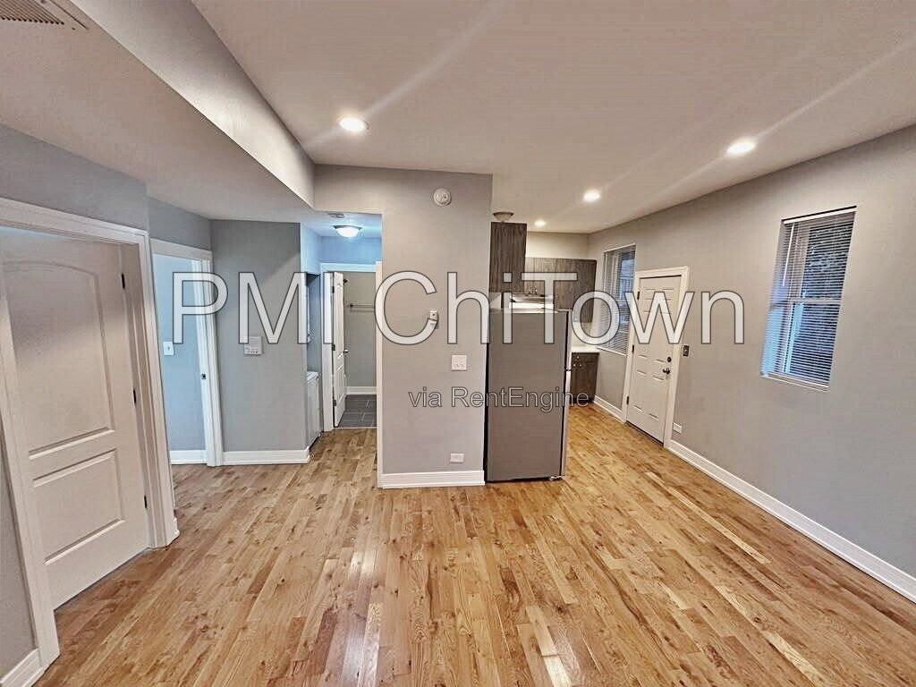 346 E 50th St #1 - Photo 2 of 16