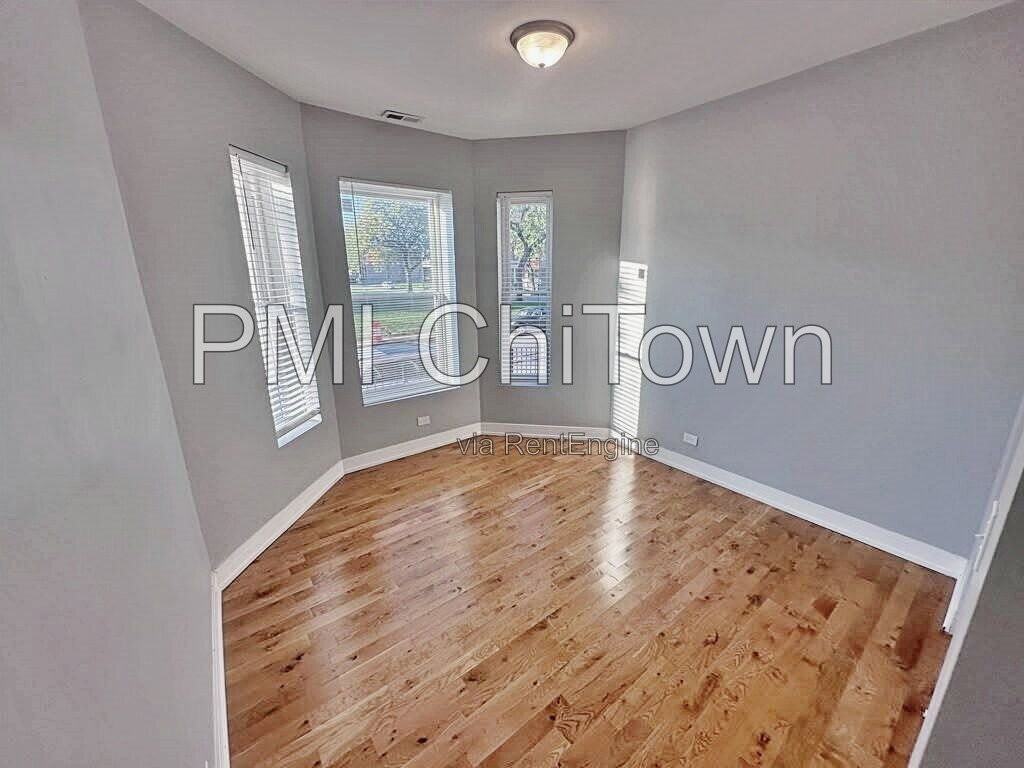 346 E 50th St #1 - Photo 5 of 16