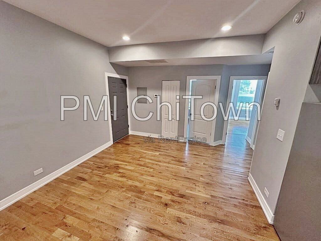 346 E 50th St #1 - Photo 6 of 16