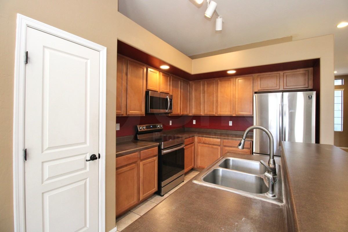 43873 W Askew Dr - Photo 4 of 27