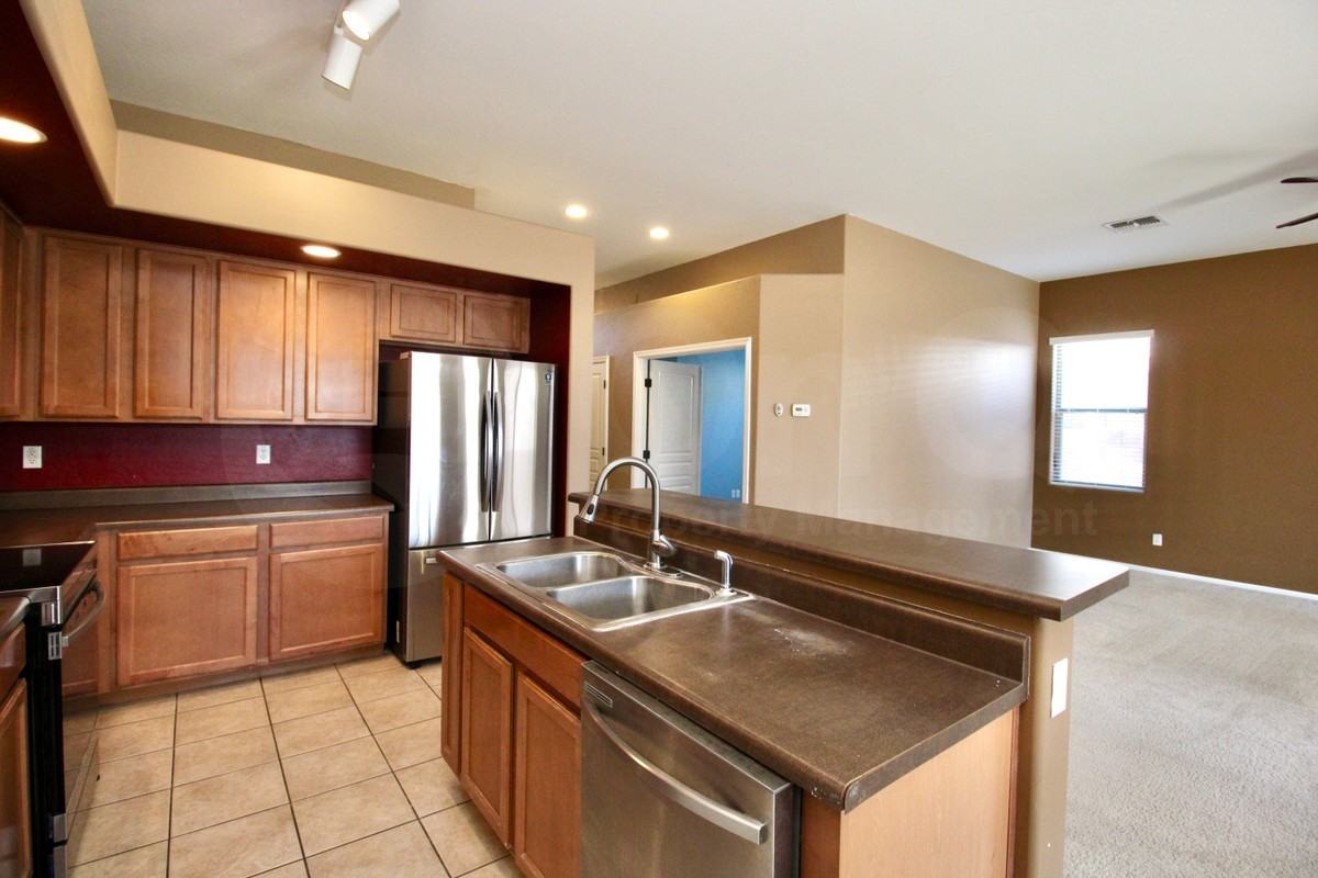 43873 W Askew Dr - Photo 7 of 27
