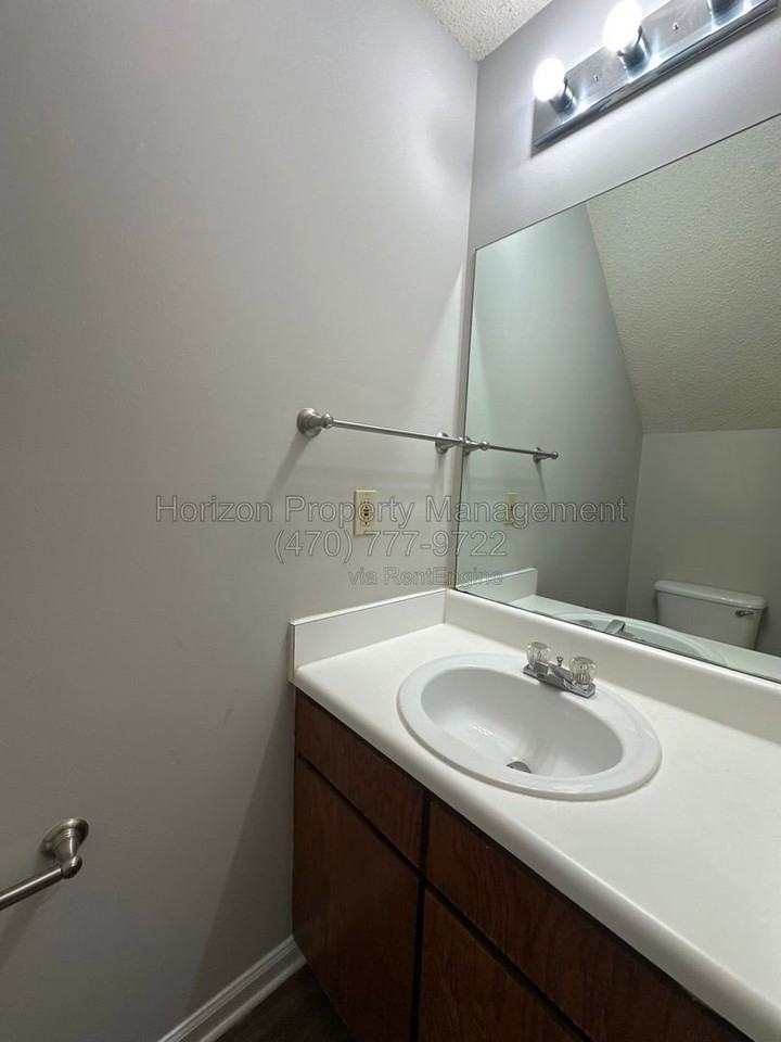 4077 Hidden Hollow Dr #B - Photo 7 of 24