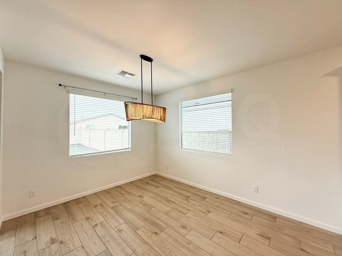 2354 E Rolling Prairie Ln - Photo 6 of 17
