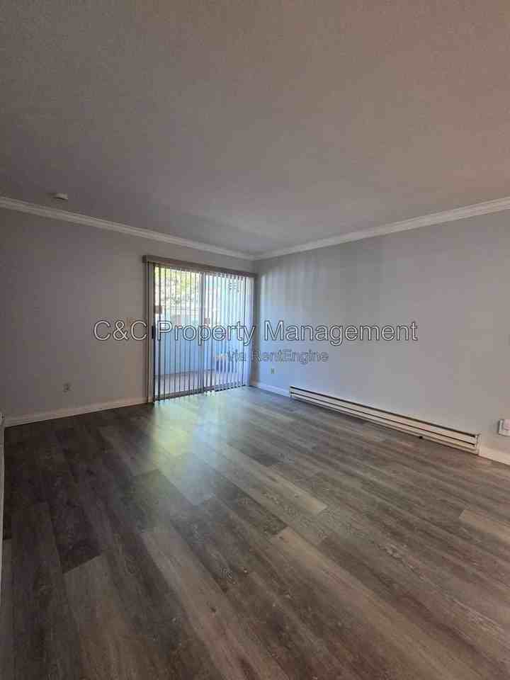 485 Lighthouse Dr - Photo 3 of 18