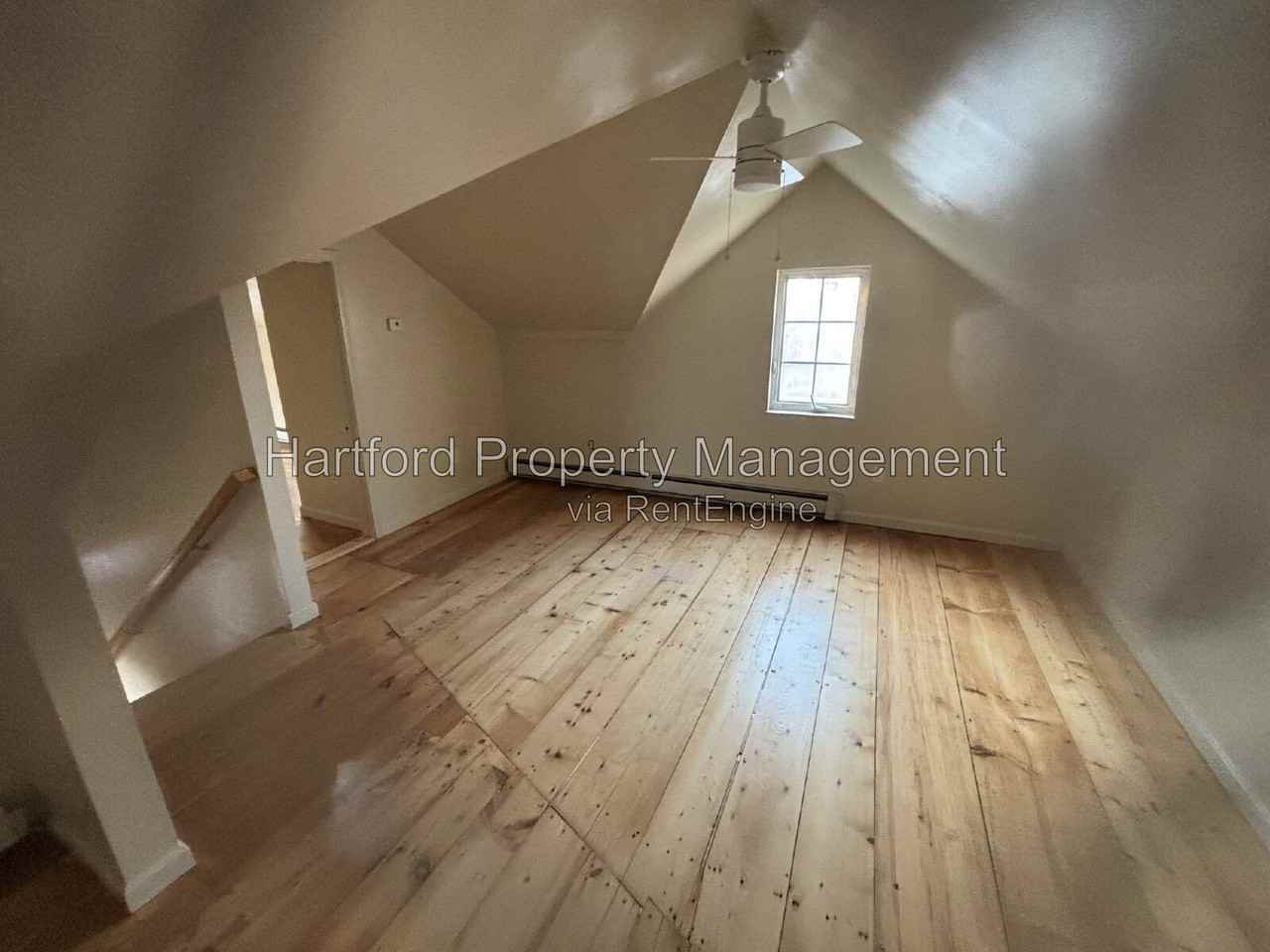 227 Main St #B - Photo 3 of 11