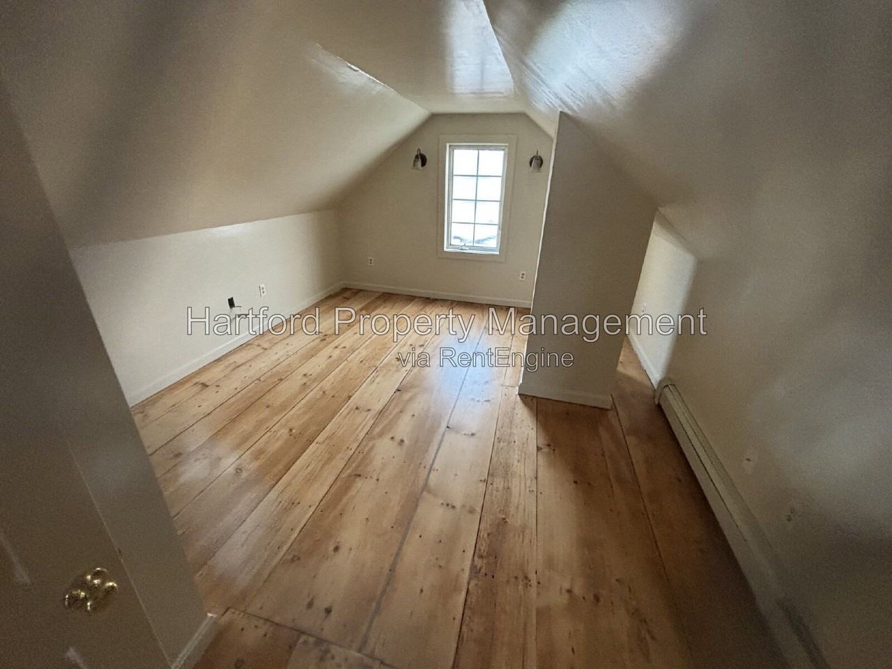 227 Main St #B - Photo 7 of 11