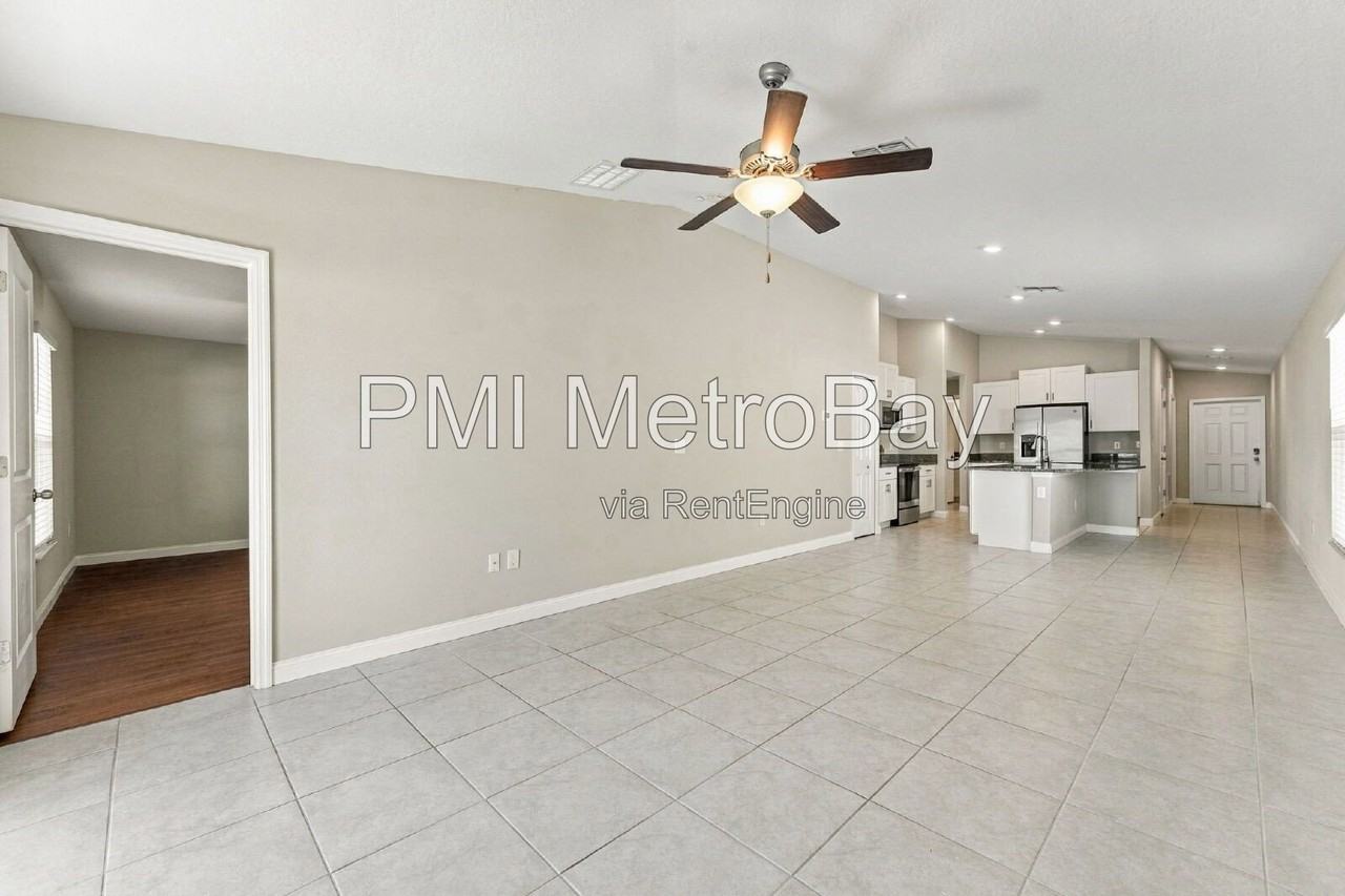 1045 Royal Empress Dr - Photo 6 of 42