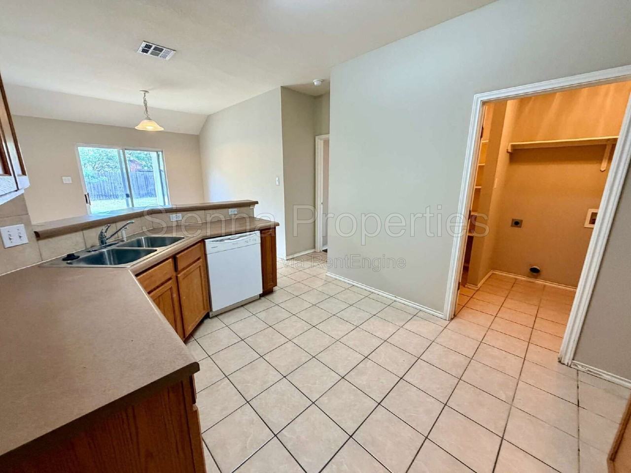 803 Encanto Dr - Photo 4 of 28
