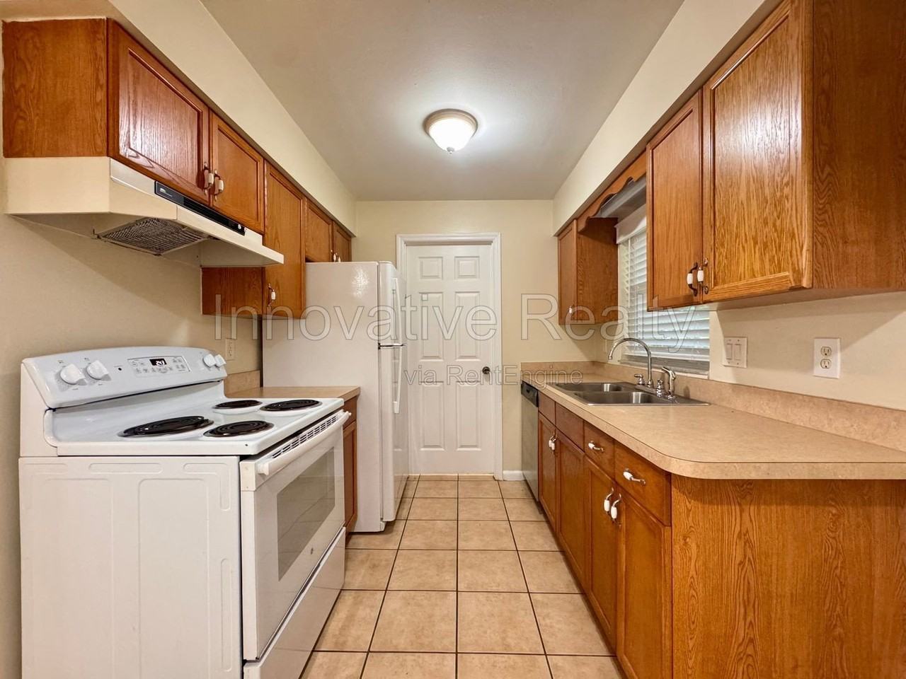 2010 Amherst Ave - Photo 4 of 15