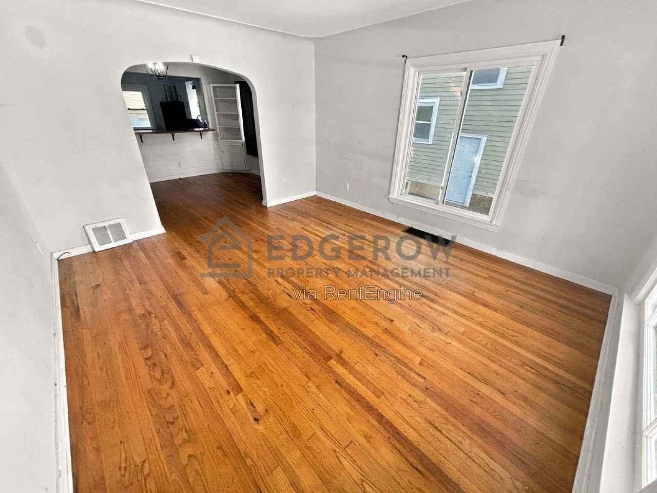 1326 Boston St Se - Photo 2 of 22