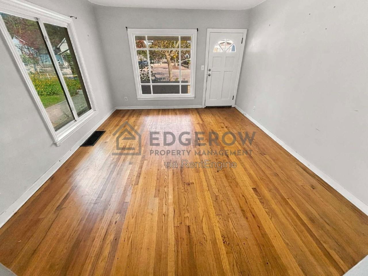 1326 Boston St Se - Photo 3 of 22