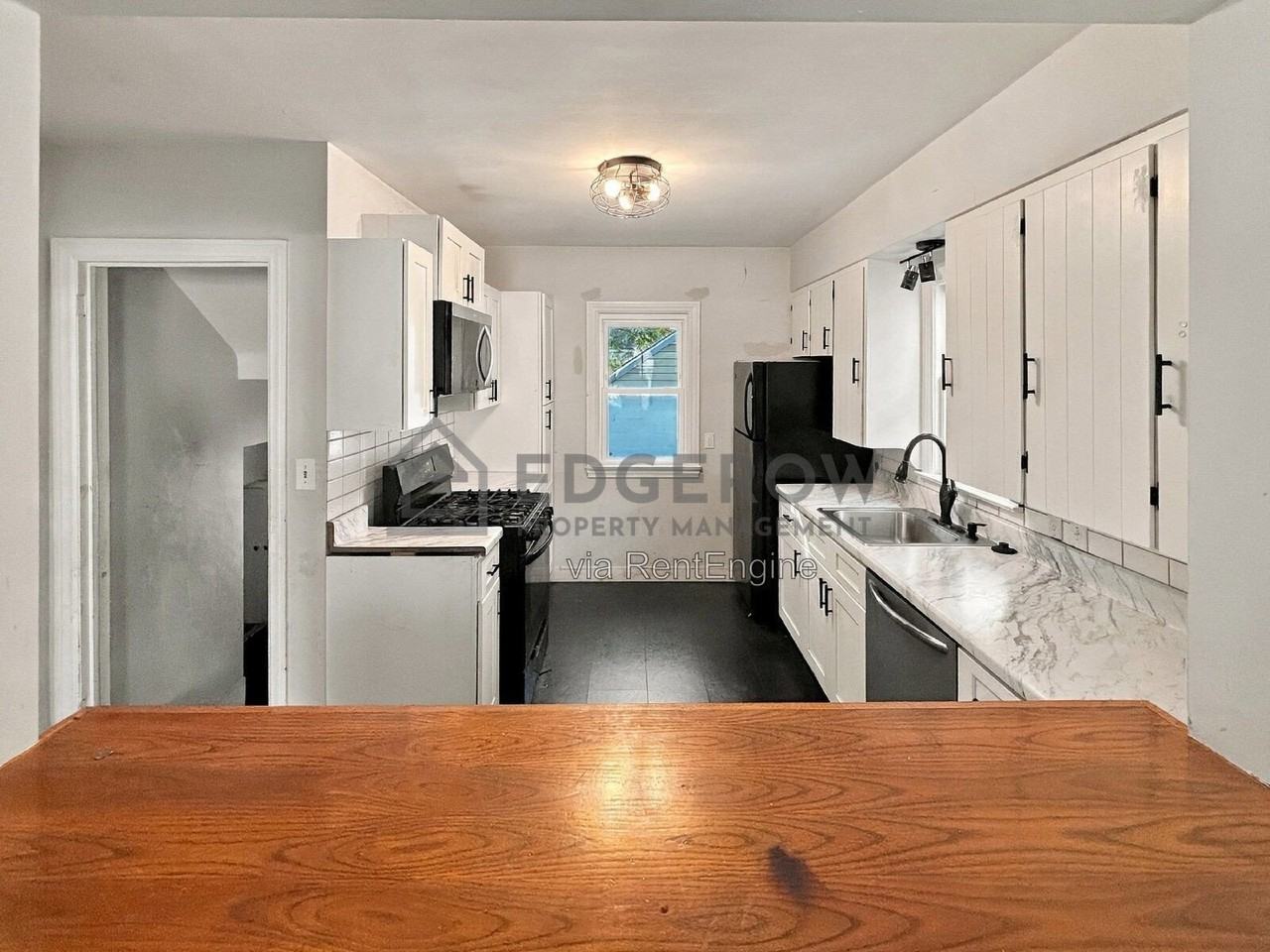 1326 Boston St Se - Photo 6 of 22