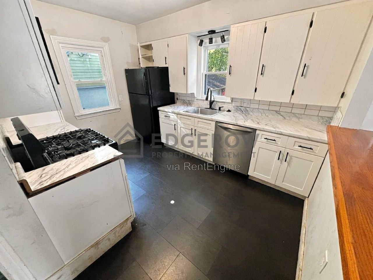 1326 Boston St Se - Photo 7 of 22