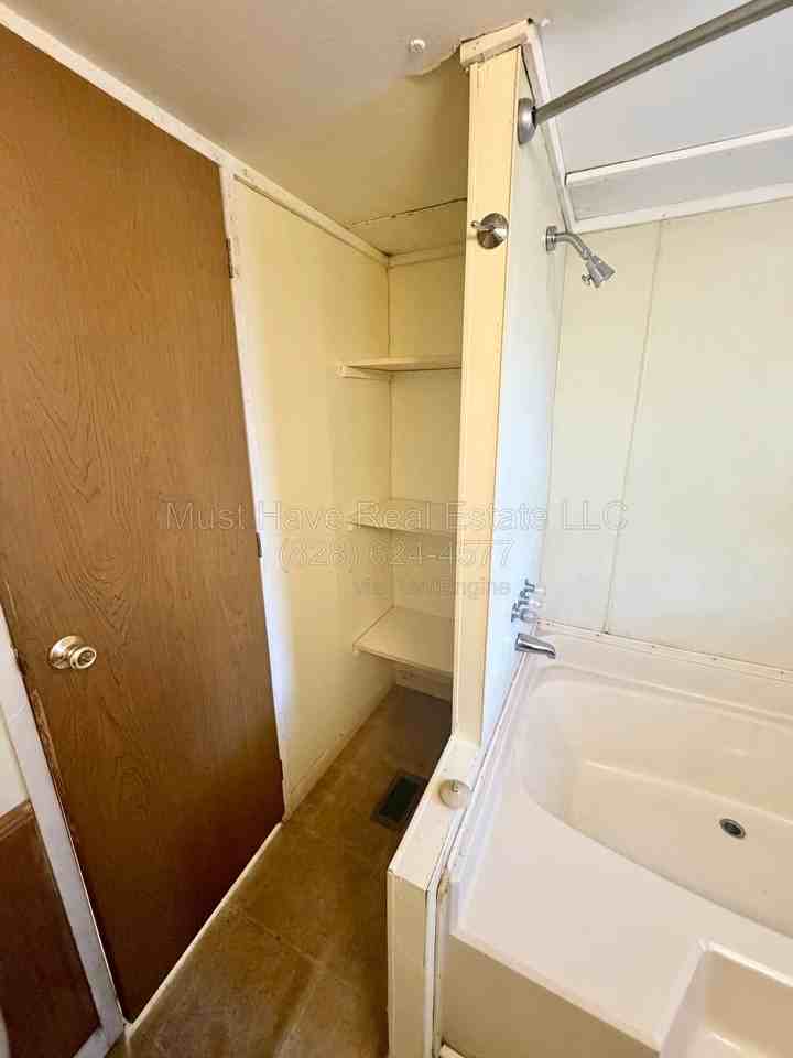 6703 Springbrook Ave - Photo 6 of 11