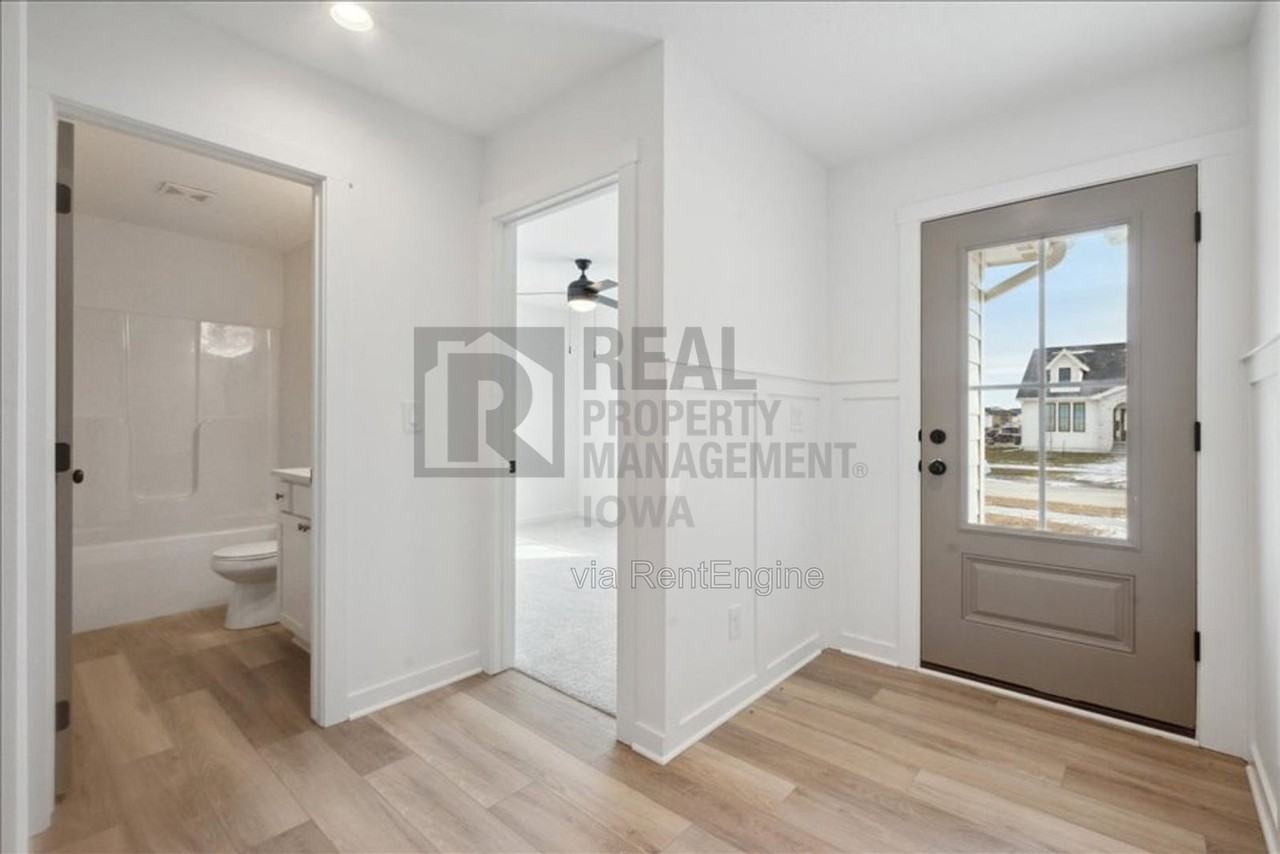 4620 Nw 17th St - Photo 2 of 24