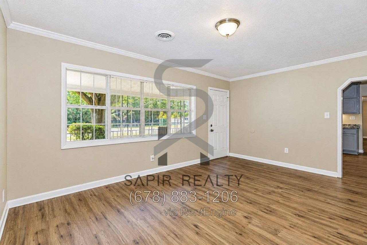 501 Ridgecrest Dr - Photo 3 of 24