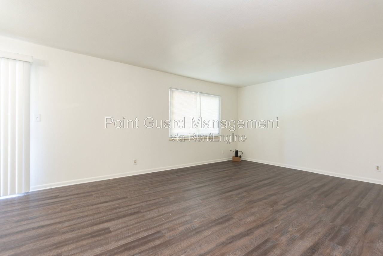 1945 N Porter Ave #155 - Photo 4 of 35
